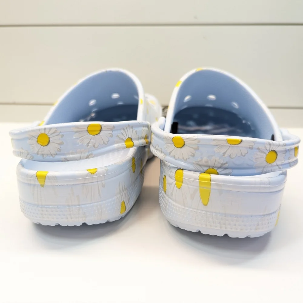 Crocs Baya Seasonal Printed Daisy Floral Flowers Blue Sky Clog size Men's 12